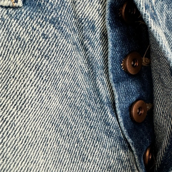 BLANKNYC Women’s Hollyweird Frayed Hem Denim Shorts Distressed Blue Size 25 - Picture 10 of 12